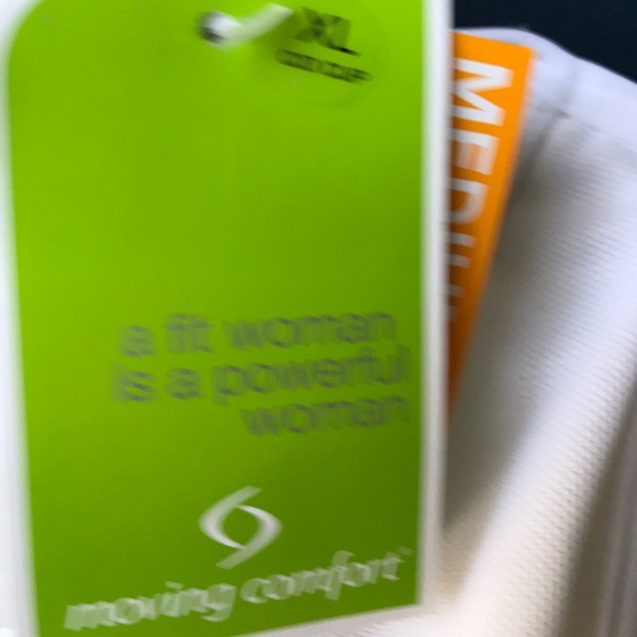 NWT Moving Comfort Iris Sports Bra C/D Cup White Small - Picture 4 of 8